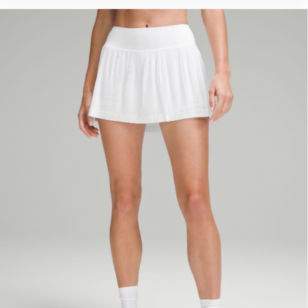 Lululemon pleated tennis skirt sz 2